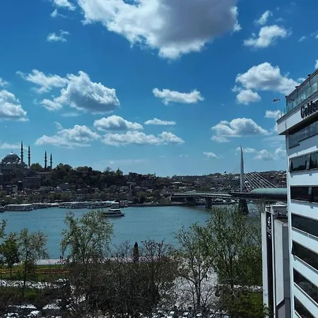 Luxurious Sea View In Karakoey 4br , 2ba, Ac Apartment Istanbul