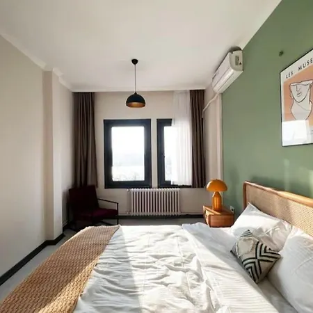Luxurious Sea View In Karakoey 4br , 2ba, Ac Apartment